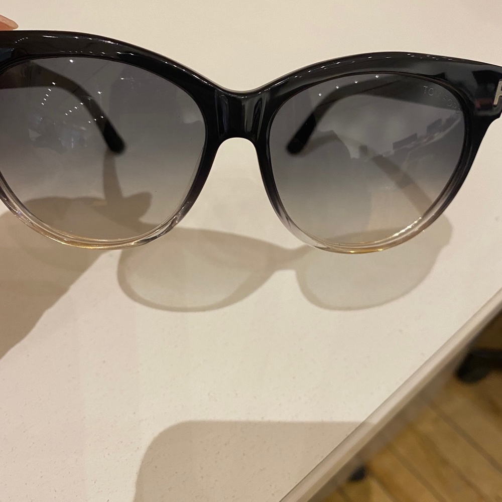 TOM FORD WOMENS TF330 SASKIA SUNGLASSES